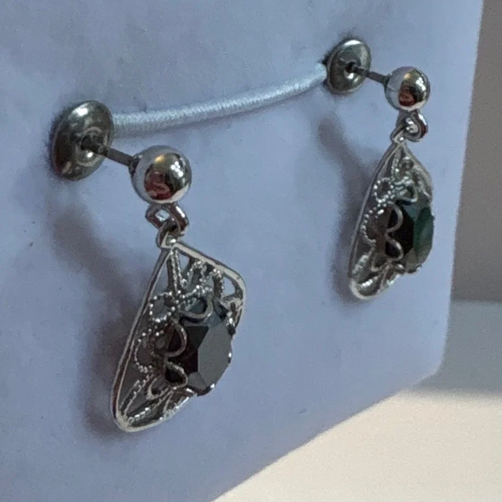 N/A silver tone